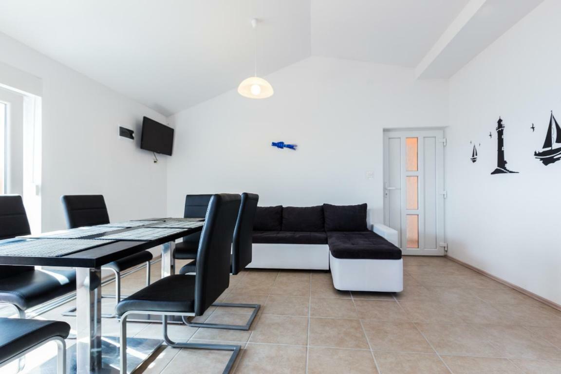 Apartmani Filip Мандре Экстерьер фото
